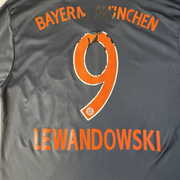 Adidas FC Bayern Munchen Lewandowski #9 Soccer Jersey Men's‎ Sz M Gray READ - Picture 8 of 9